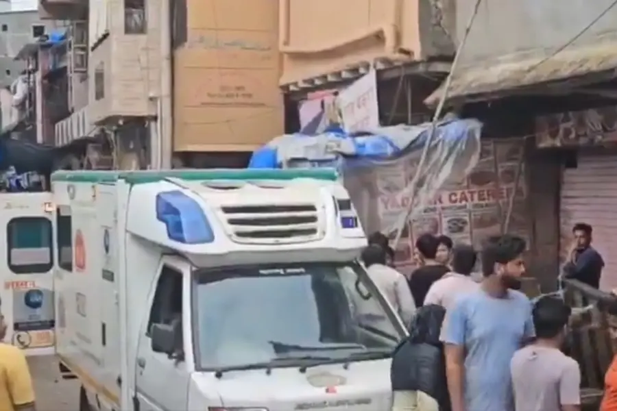 3-storey chawl collapses in Mumbai’s Bandra East; 7 feared trapped, 12 rescued | WATCH