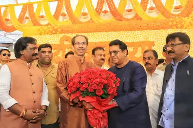 Raj Thackeray steps into Matoshree after 13 years; wishes Uddhav on birthday, reignites alliance hopes