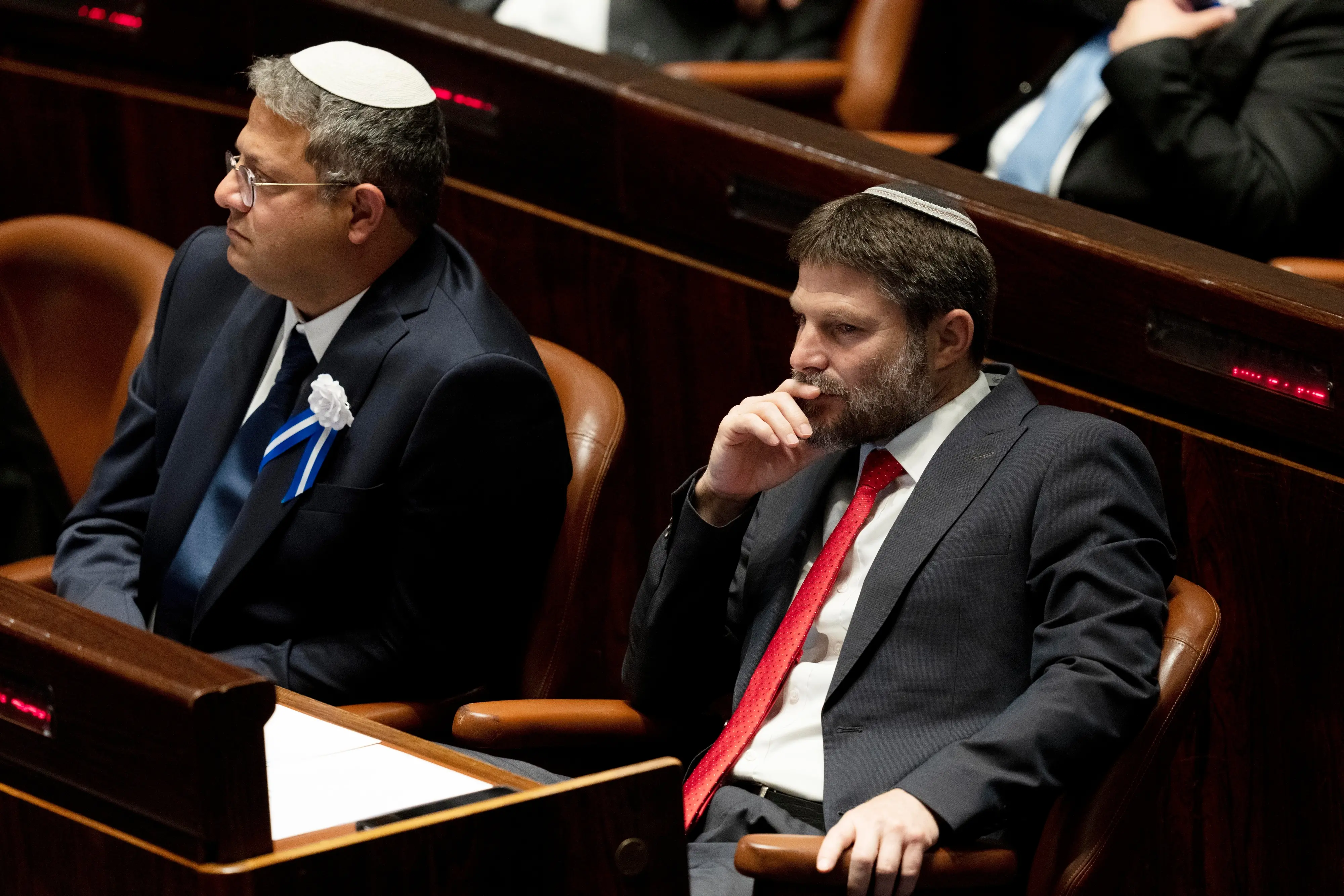 Far-right Israeli lawmakers Itamar Ben Gvir, center, and Bezalel Smotrich, right. | Photo: AP