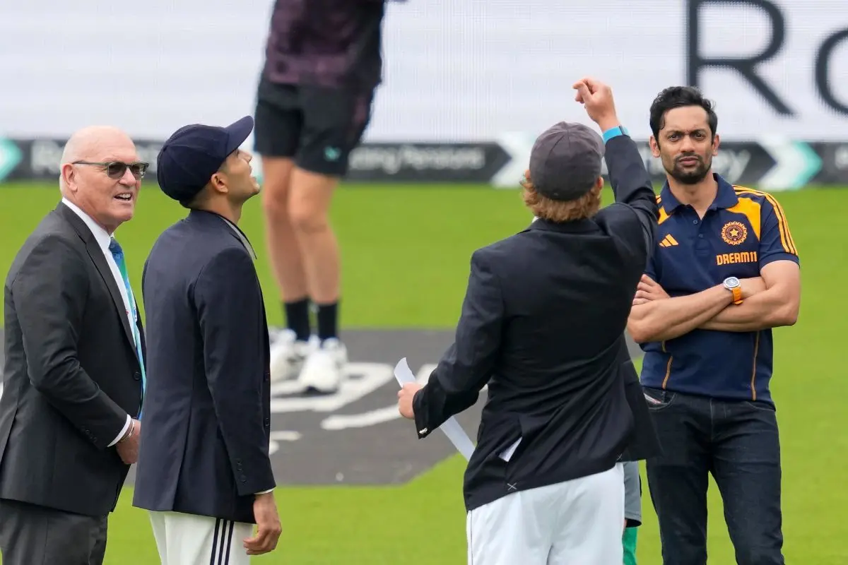 India's captain Shubman Gill and England's captain Ollie Pope during the toss before the start of play on day one of the fifth Test cricket match between India and England, at the Oval, in London (Photo: PTI)