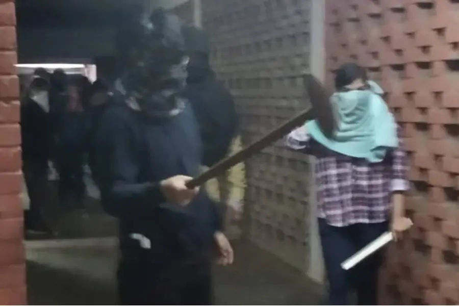 ജെ.എന്‍.യു ആക്രമണം: വാട്‌സാപ്പ് ഗ്രൂപ്പിലെ 37 പേരെ തിരിച്ചറിഞ്ഞതായി പോലീസ്