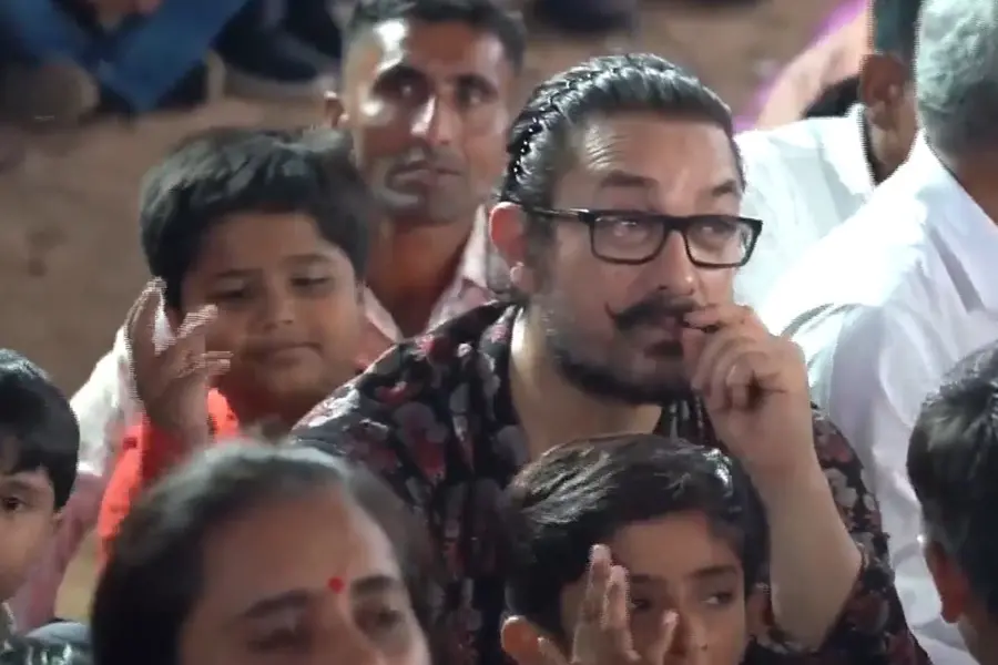Aamir Khan watching the screening