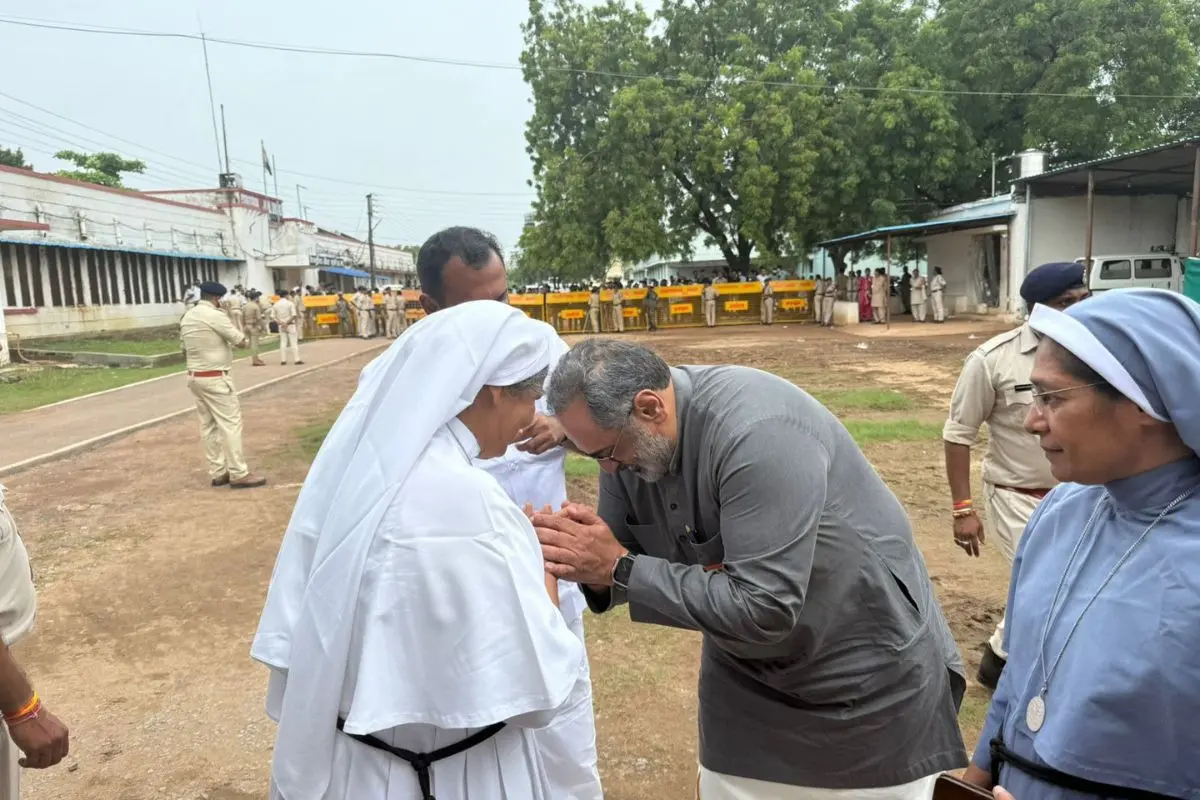 Rajeev Chandrasekhar meeting the Kerala nuns released in bail (Photo: X)