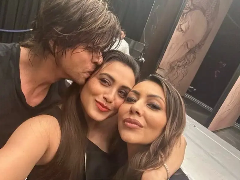 Gauri shared her joy on Instagram, posting a heartfelt message alongside photos with SRK and Rani | Photo: Gauri Khan/ Instagram
