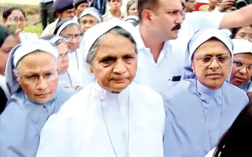 Sister Vandana Francis (far left) and Sister Preethi are seen emerging from Durg Central Jail in Chhattisgarh after the NIA special court granted them bail | Photo: Mathrubhumi