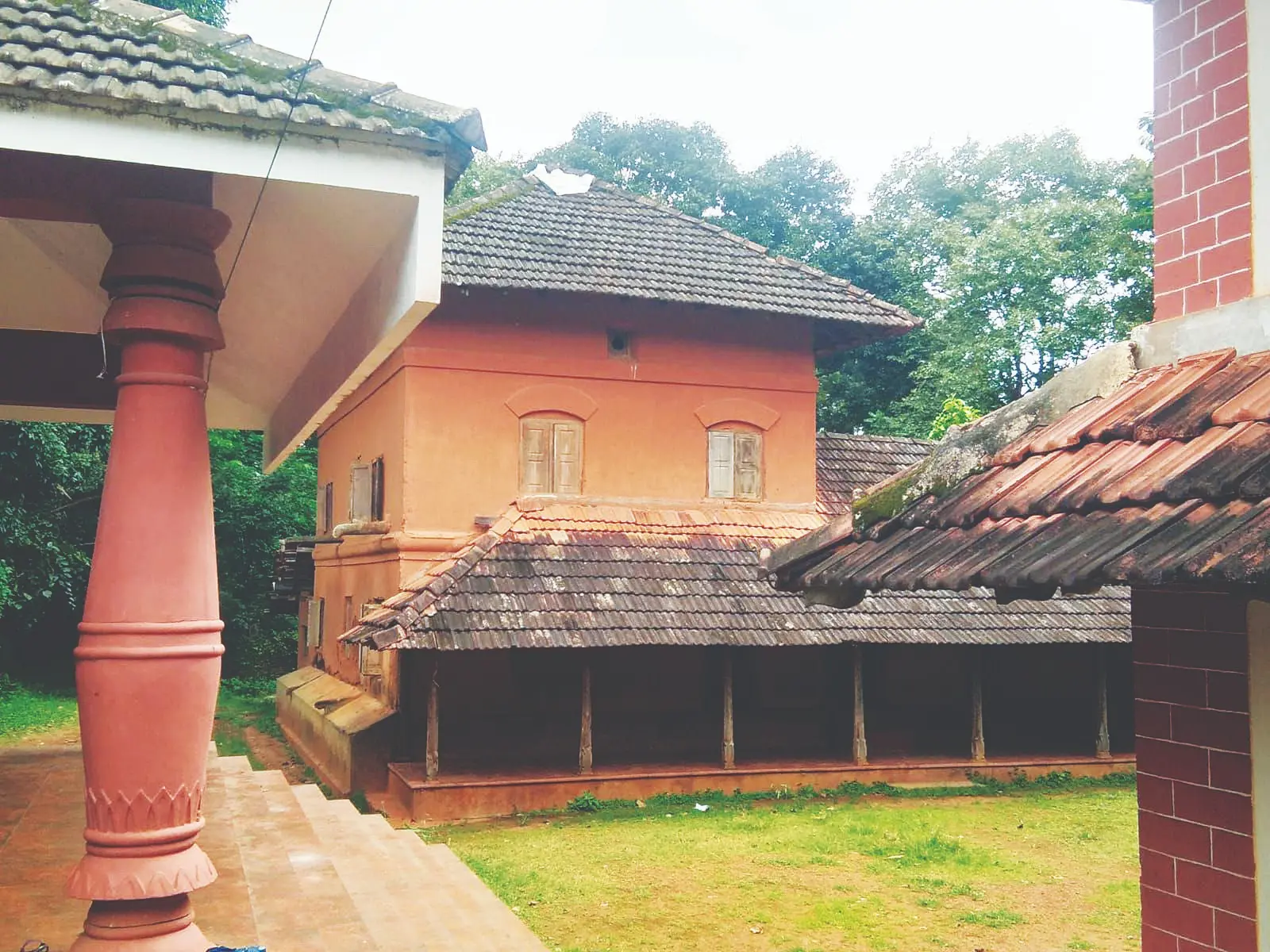 Kunchan Nambiar's ancestral house in Lakkidi, which is in a state of ruin | Photo: Mathrubhumi
