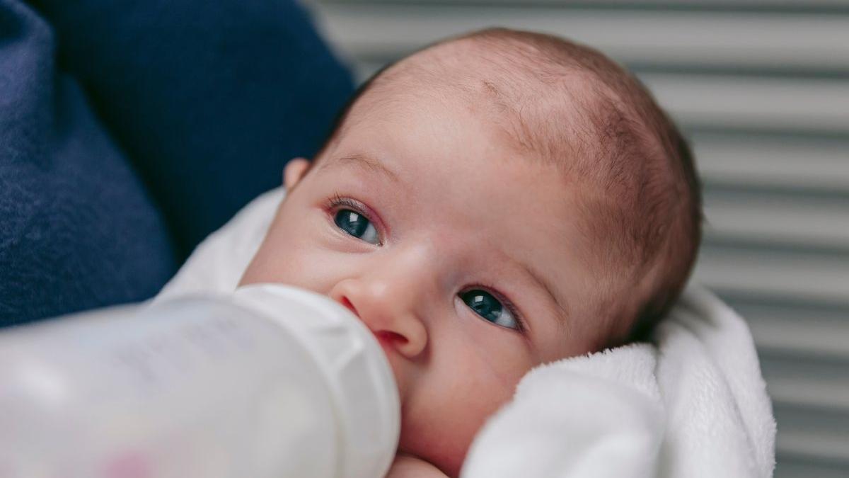 母乳育児をフォーミュラに置き換えると、アレルギーやおなかのトラブルを妨げていますか？ケララ州保健当局は明確にします
