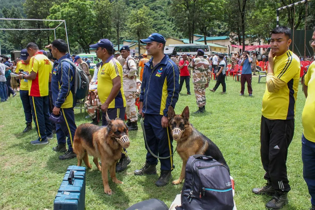 Rescue teams wait at Matli Helipad before leaving to evacuate stranded people from cloudburst-hit Dharali, in Uttarkashi, Thursday, Aug. 7, 2025 (Photo: PTI)