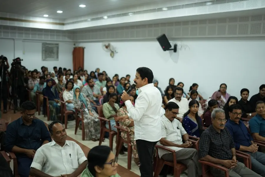 Magician Gopinath Muthukad at St. Joseph’s College, Devagiri