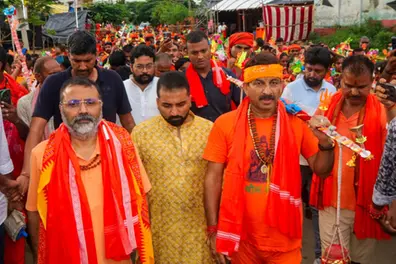 BJP MPs Nishikant Dubey, Manoj Tiwari booked for ‘forcible entry’ into Baba Baidyanath Temple’s ‘sanctum sanctorum’
