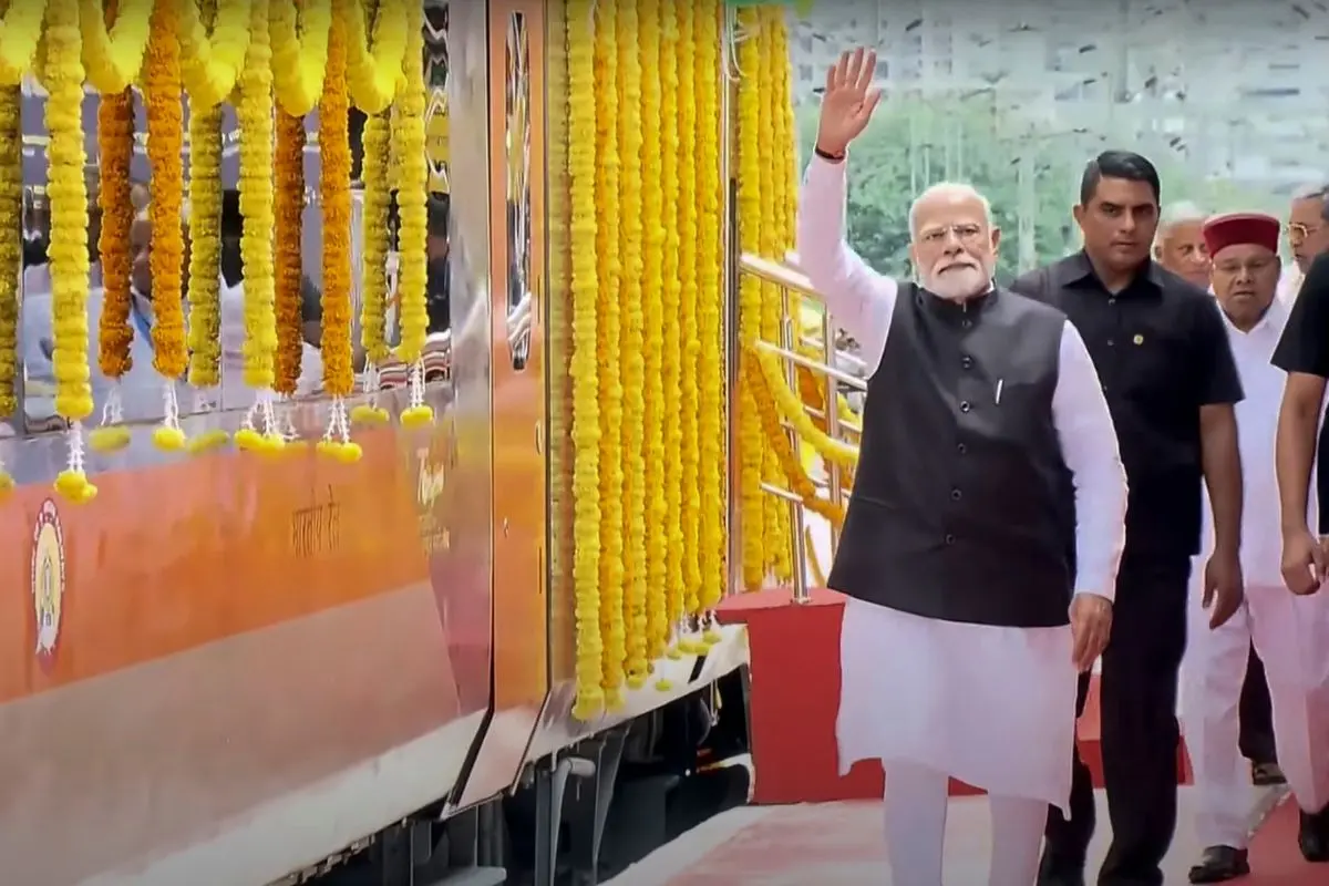 Prime Minister Narendra Modi during the flagging off ceremony of Vande Bharat Express train from Bengaluru to Belagavi (Photo: PTI)