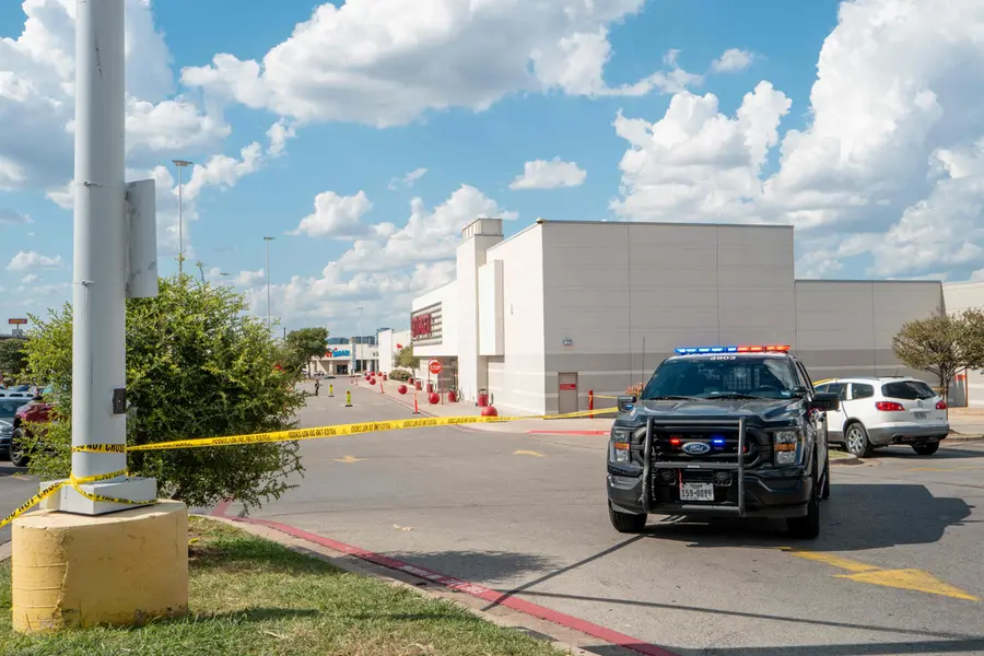 A police unit is stationed near the grounds of a Target store | Photo: Getty Images via AFP