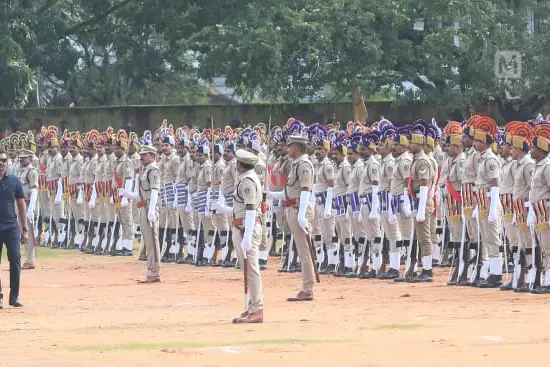 Pinarayi warns about forces trying to divide country; hoists national flag on 79th I-Day