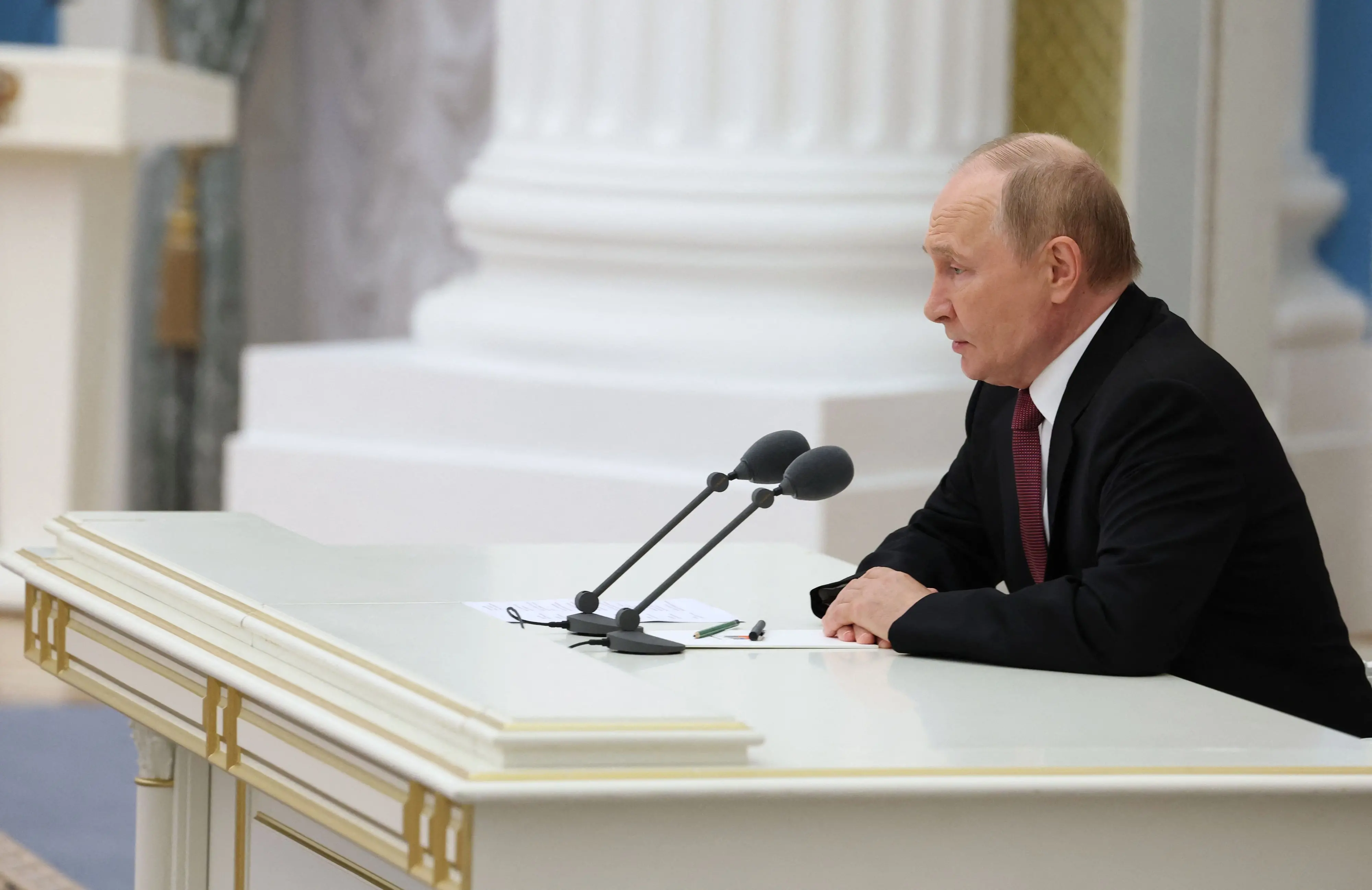 Russia's President Vladimir Putin makes a statement during a meeting at the Kremlin in Moscow, a day after US-Russia summit on the conflict between Russia and Ukraine | Photo: AFP