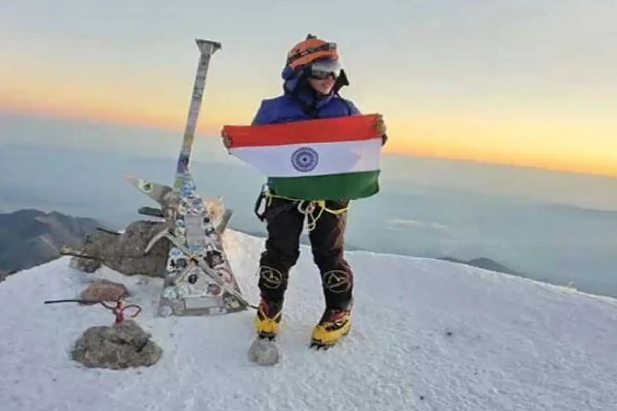 Kabak Yano on the top of Mount Elbrus| Photo: Arunachal news,X