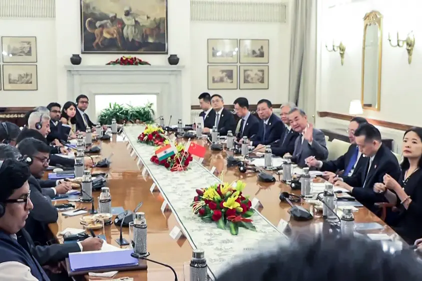 Differences must not become disputes, S Jaishankar tells Chinese counterpart