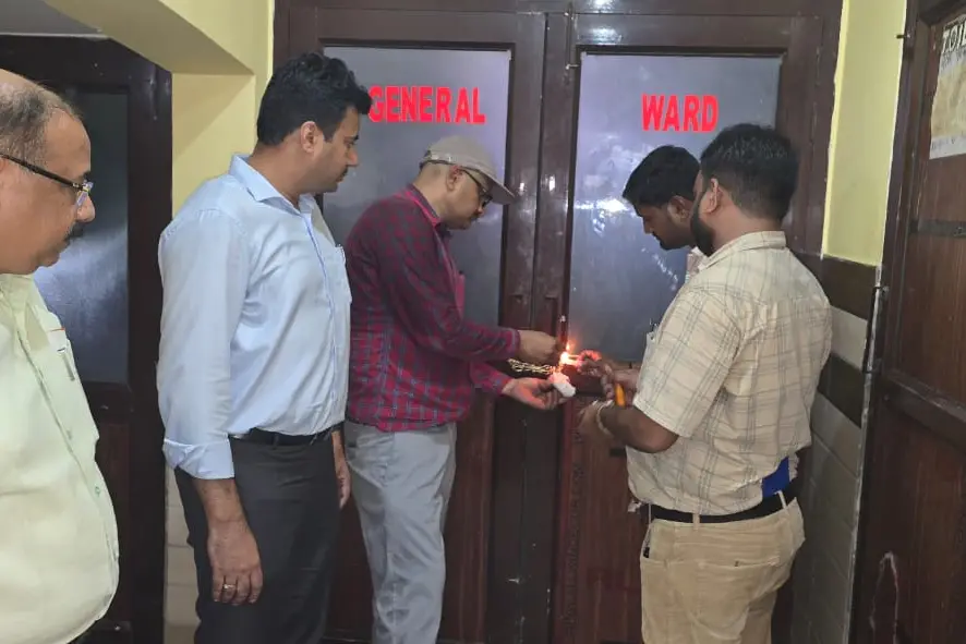 Newborn dies at hospital in UP; father takes body to government office in a bag