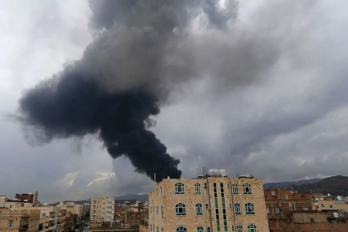 Smoke billows after an Israeli air strike on Yemen's Houthi-held capital Sanaa | Photo: AFP