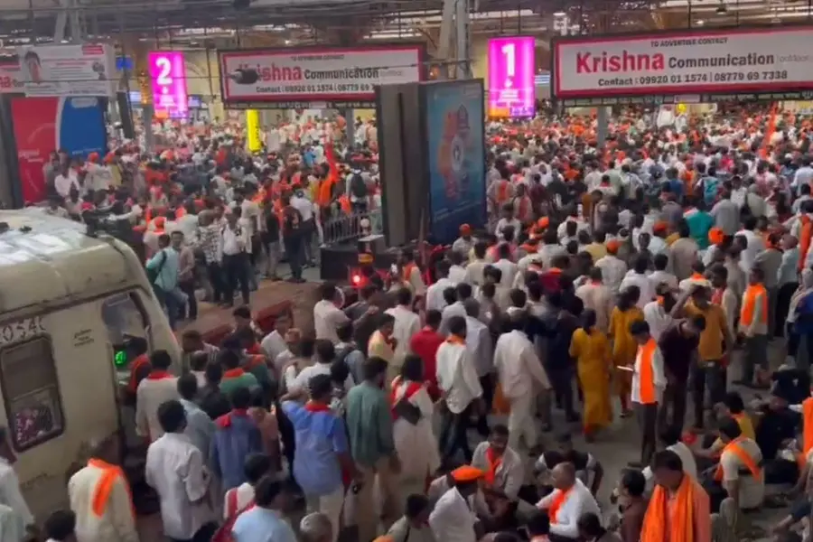 Maratha quota stir causes major disruptions in Mumbai: Trains, roads and schools hit