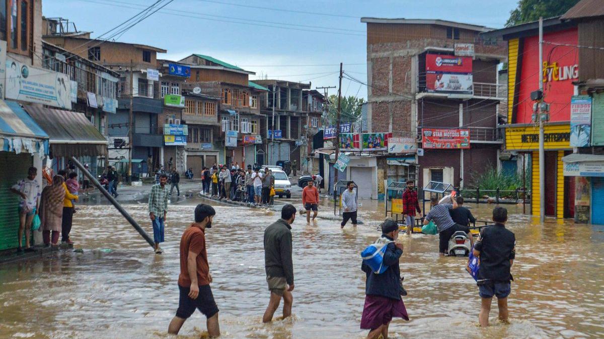 IMD forecasts heavy rainfall across north India, issues flash flood ...