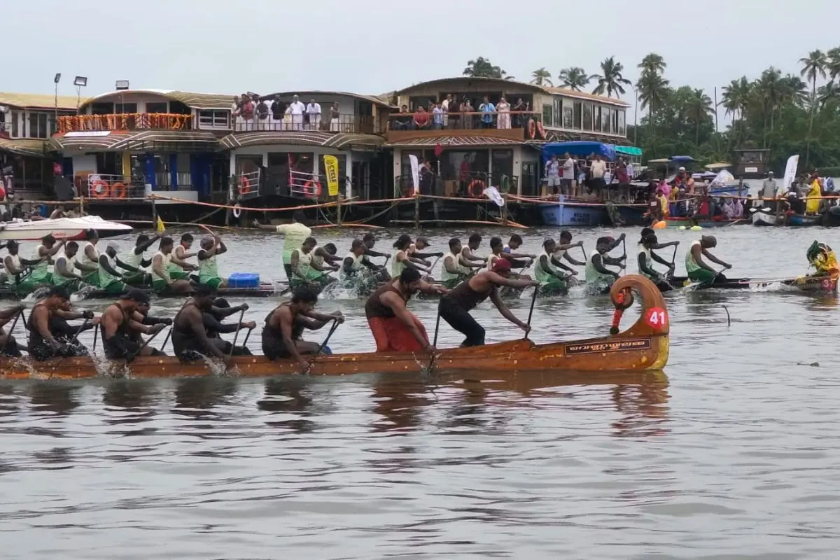 Heats competitions at the Nehru Trophy Boat Race in Punnamada Lake, Alappuzha.