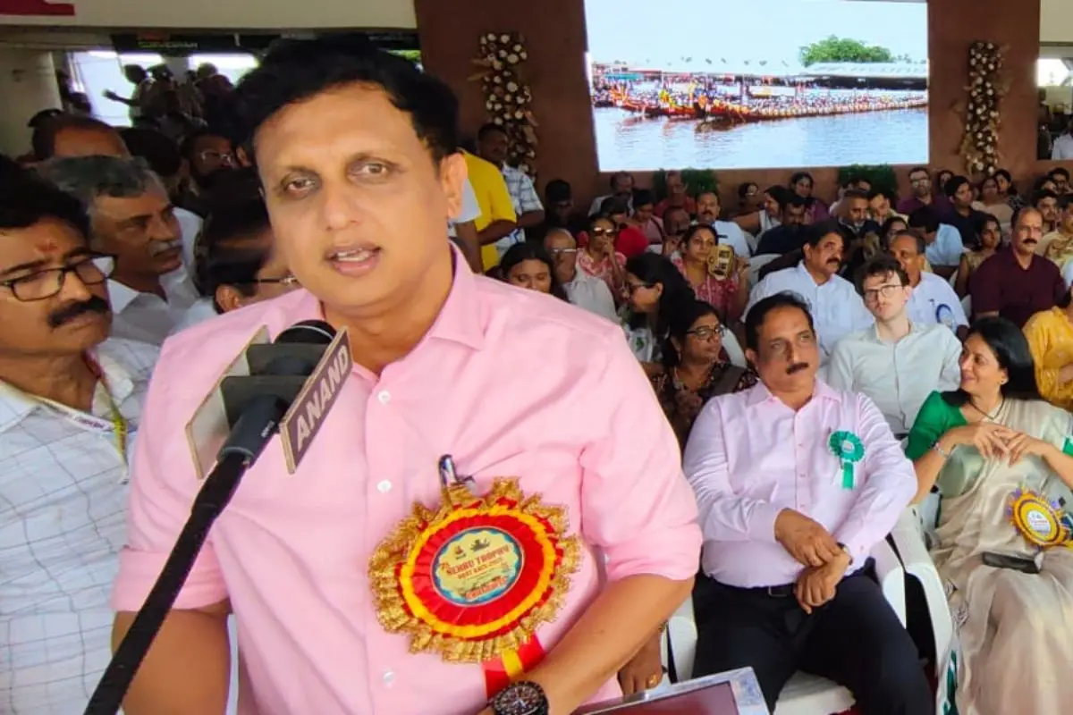 Tourism Minister P A Muhammed Riyas inaugurating the Nehru Trophy Boat Race in Alappuzha | Photo: Mathrubhumi