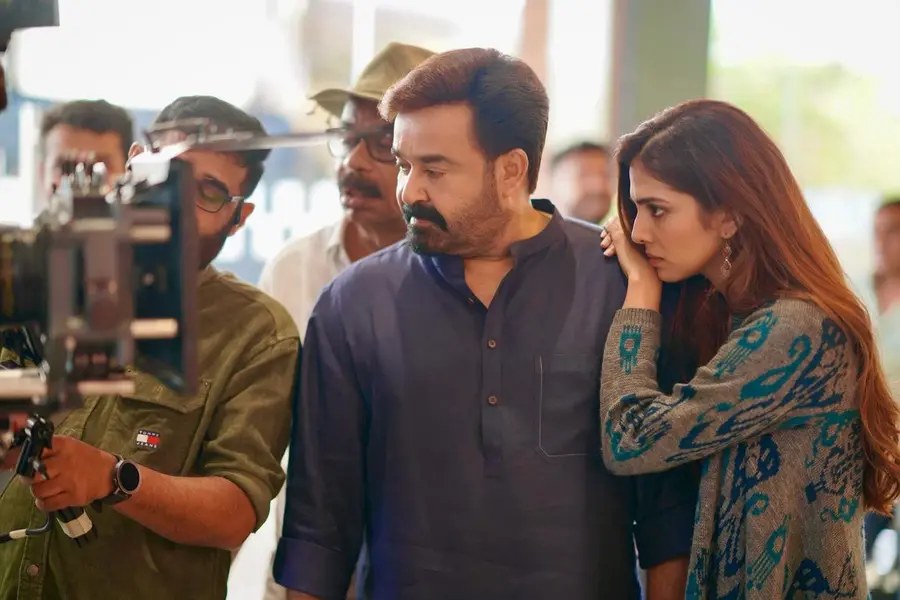 Mohanlal, Malavika Mohanan