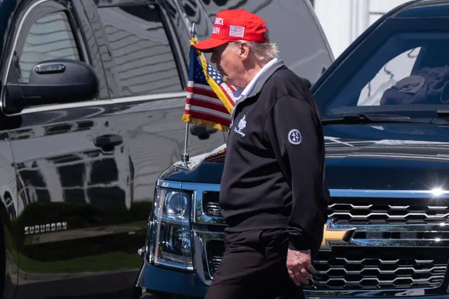 Donald Trump puts death conspiracy theories to rest on golf course | PHOTOS