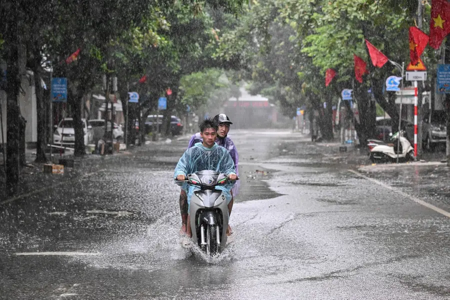 Weather today: Red alert in Uttar Pradesh, IMD warns of very heavy rain ...