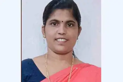 Inaction against Rahul Mamkootathil: Congress councillor Sandhya resigns from Shoranur municipality