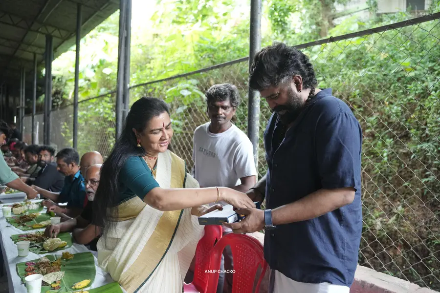 Urvashi, Joju George celebrate Onam with crew on set of upcoming Malayalam film Aasha | Photos