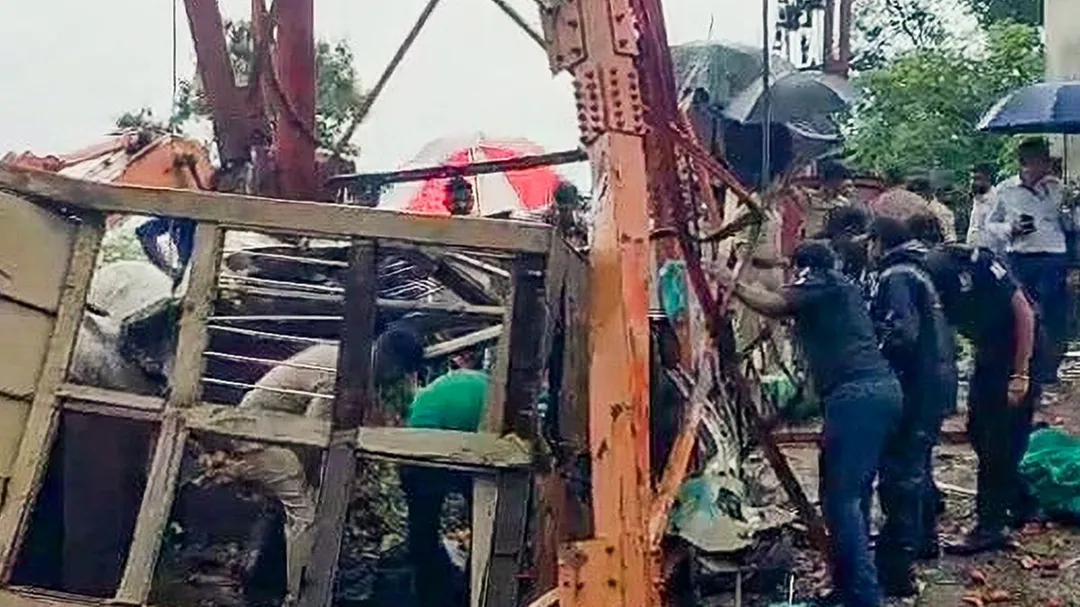 Six killed as construction ropeway collapses at Pavagadh Temple in Gujarat