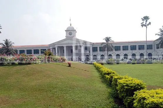 സര്വേ ഡയറക്ടറുടെ സ്ഥലംമാറ്റം; സര്ക്കാരിനെതിരെ ഐ.എ.എസ്. അസോസിയേഷന്റെ പ്രമേയം