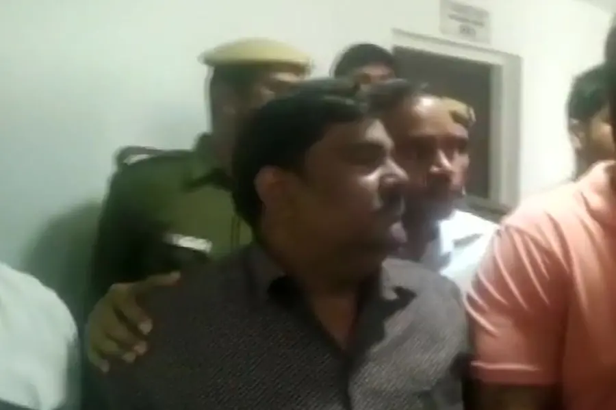 ഡല്ഹി കലാപത്തിനിടെ ഐ.ബി. ഉദ്യോഗസ്ഥന്റെ മരണം: താഹിര് ഹുസൈന്റെ സഹോദരന് അറസ്റ്റില്