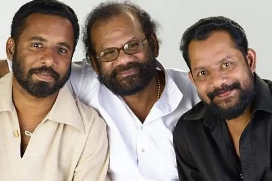 രവിയേട്ടന് ചോദിച്ചു,'എടാ ഷാജുണേ, കെടാന് പോവുന്ന തിരിയുടെ ആളിക്കത്തലാണോ ഇത്!?'