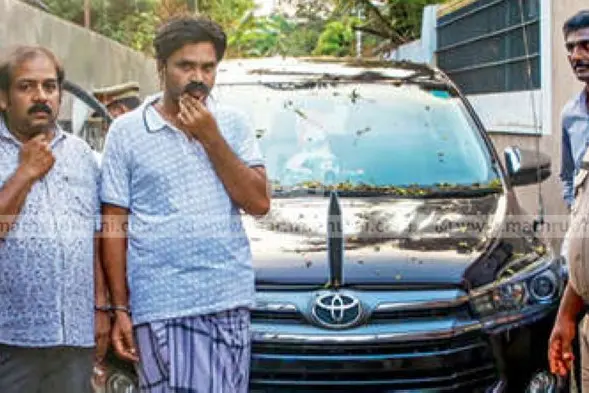 20 ലക്ഷം രൂപയുടെ നിരോധിത പുകയില ഉത്പന്നങ്ങള്‍: കോണ്‍ഗ്രസ് നേതാവും കൂട്ടാളിയും അറസ്റ്റില്‍