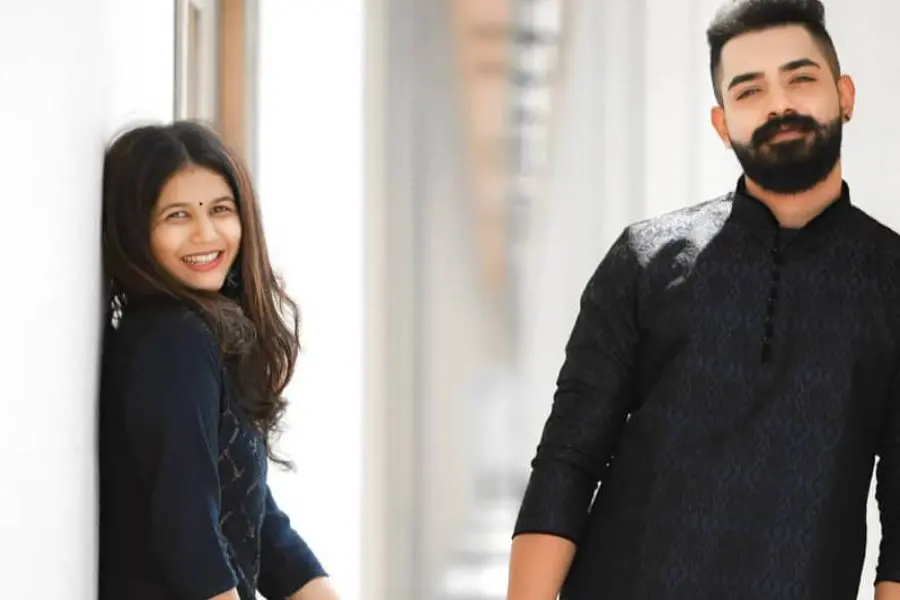 എല്ലാ പ്രണയഗാനങ്ങളും പെട്ടെന്ന് നിന്നെക്കുറിച്ചായപ്പോള്; ജൂഹി പ്രണയത്തില്?