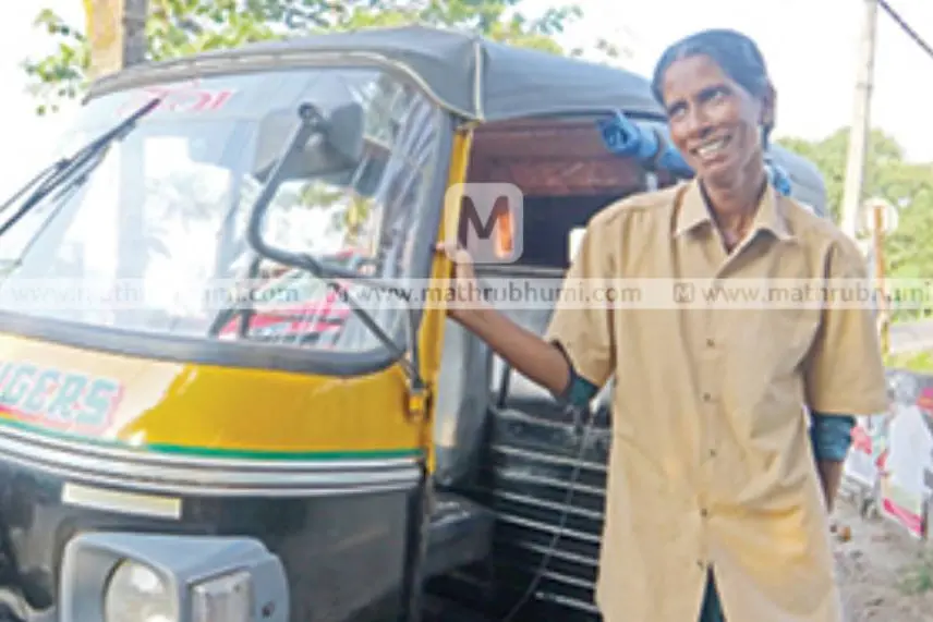 എട്ടുവയറുകള് നിറയ്ക്കാന് ഷീല ജീവിതത്തെ ഓടിക്കുന്നു