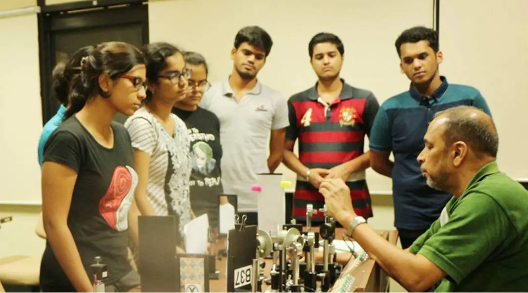 Physics NIUS Laboratory Session | Pic Credit: nius.hbcse.tifr.res.in