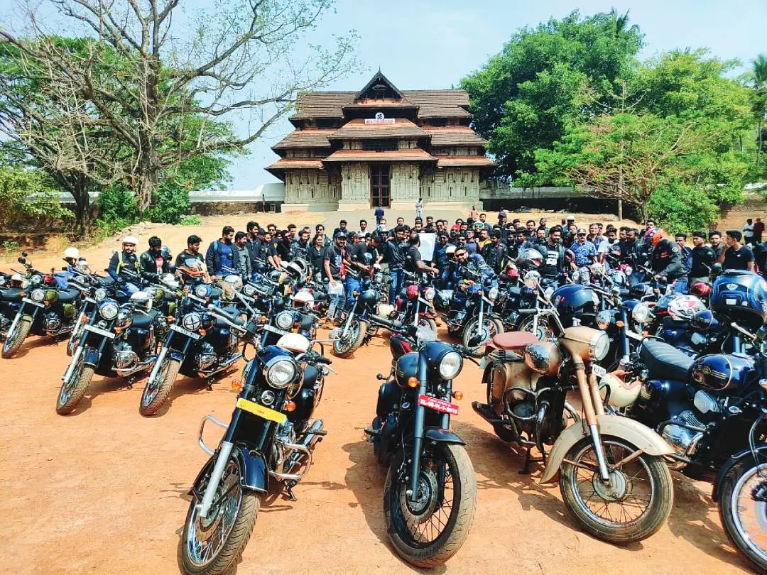 ജാവ ബൈക്കുകൾ തേക്കിൻകാട് മൈതാനത്ത് നിരന്നപ്പോൾ.