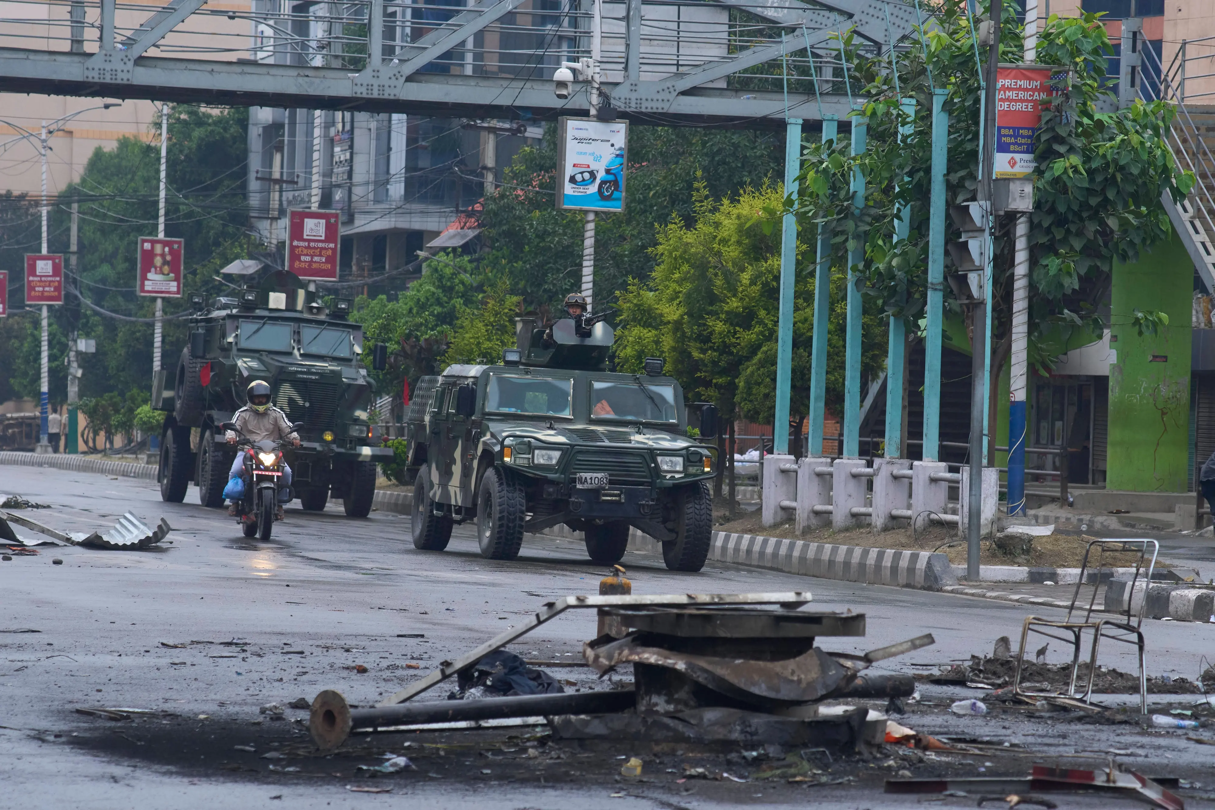 Nepalese army personnel patrol the streets in Kathmandu, Nepal | Photo: AP