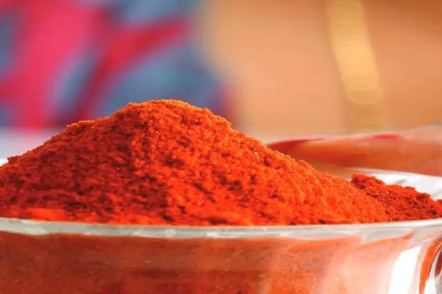 വനിതാ കമ്മിഷന് സിറ്റിങ്ങിനിടെ വേദിയിലേക്ക് പരാതിക്കാരിയുടെ മുളകുപൊടിയേറ്