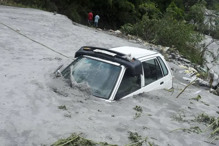 മഹാപ്രളയം: മുങ്ങിയ വാഹനങ്ങള്‍ക്ക് നല്‍കിയത് 4800 കോടി ഇന്‍ഷുറന്‍സ്