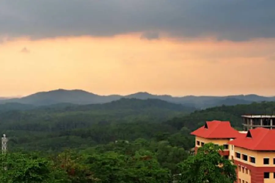 വൈറസ് മുതല് എലികള് വരെ; അനിമല് ഹൗസുമായി ഐസര്