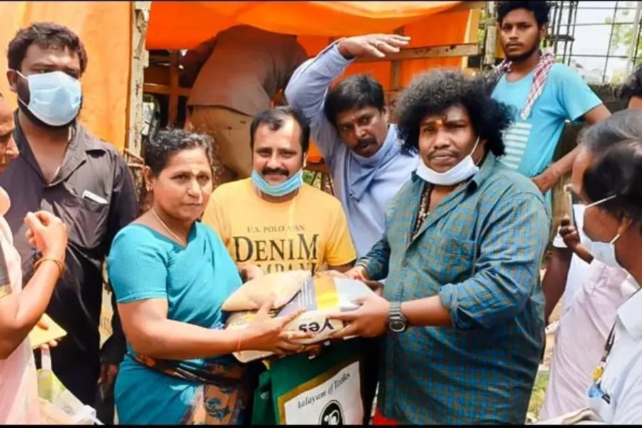 വിവാഹറിസപ്ഷന് നടന്നില്ല, പകരം ജൂനിയര് ആര്ട്ടിസ്റ്റുകള്ക്ക് 1250 ചാക്ക് അരി നല്കി യോഗി ബാബു