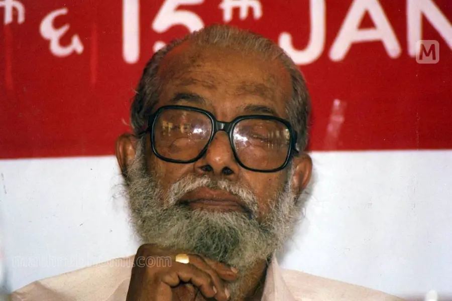 മലയാള കവിതയെ ഭാവിയിലേക്ക് കൈപിടിച്ച് ഉയര്‍ത്തിയ മനുഷ്യന്‍