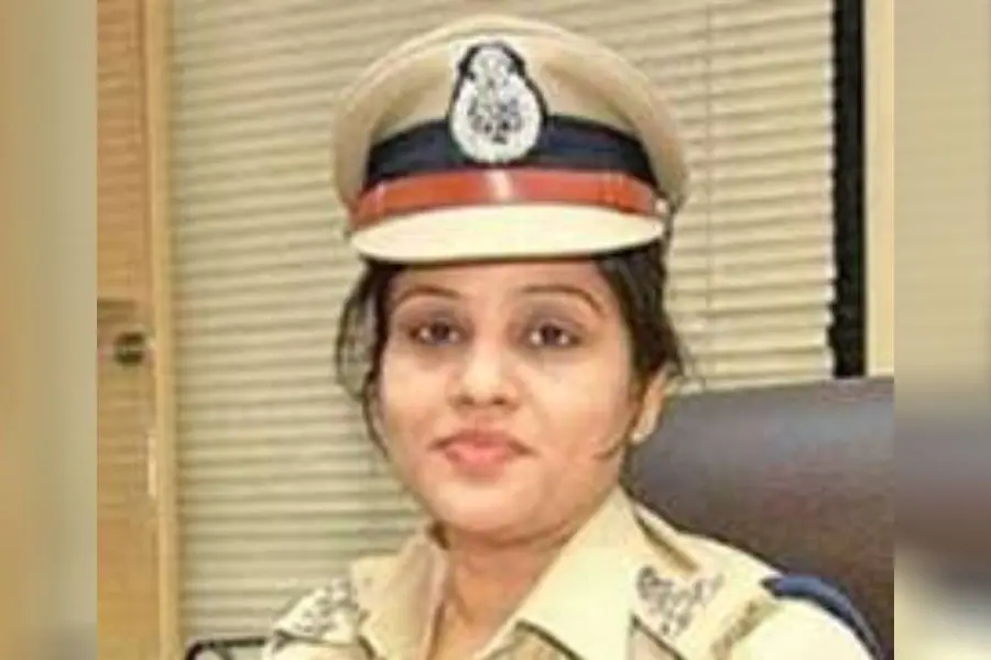 അഴിമതിക്കാരുടെ പേടിസ്വപ്നം; കര്‍ണാടകയിലെ ആദ്യ വനിത ആഭ്യന്തര പ്രിന്‍സിപ്പല്‍ സെക്രട്ടറിയായി രൂപ ഐപിഎസ്