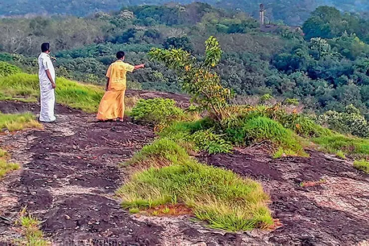 അതിര്ത്തി കാത്ത് കരിമ്പാറക്കൂട്ടങ്ങള്, ജടായുപ്പാറയുടെ ദൂരക്കാഴ്ച! ഏത് ടൂറിസം പദ്ധതിക്കും അനുയോജ്യം