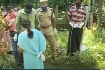 കത്തിക്കരിഞ്ഞനിലയില് മൃതദേഹം; ആളെ തിരിച്ചറിയാന് അന്വേഷണം ഊര്ജിതമാക്കി പോലീസ്