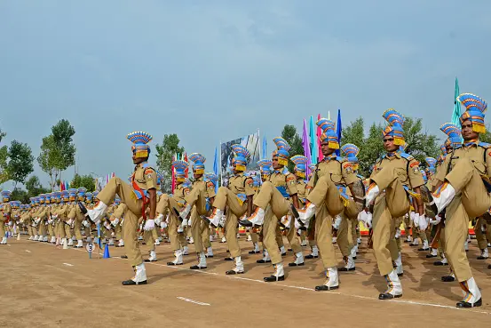 ബിരുദധാരികള്ക്ക് കേന്ദ്ര പോലീസ് സേനയില് എസ്.ഐ ആകാം; 1564 ഒഴിവുകള്